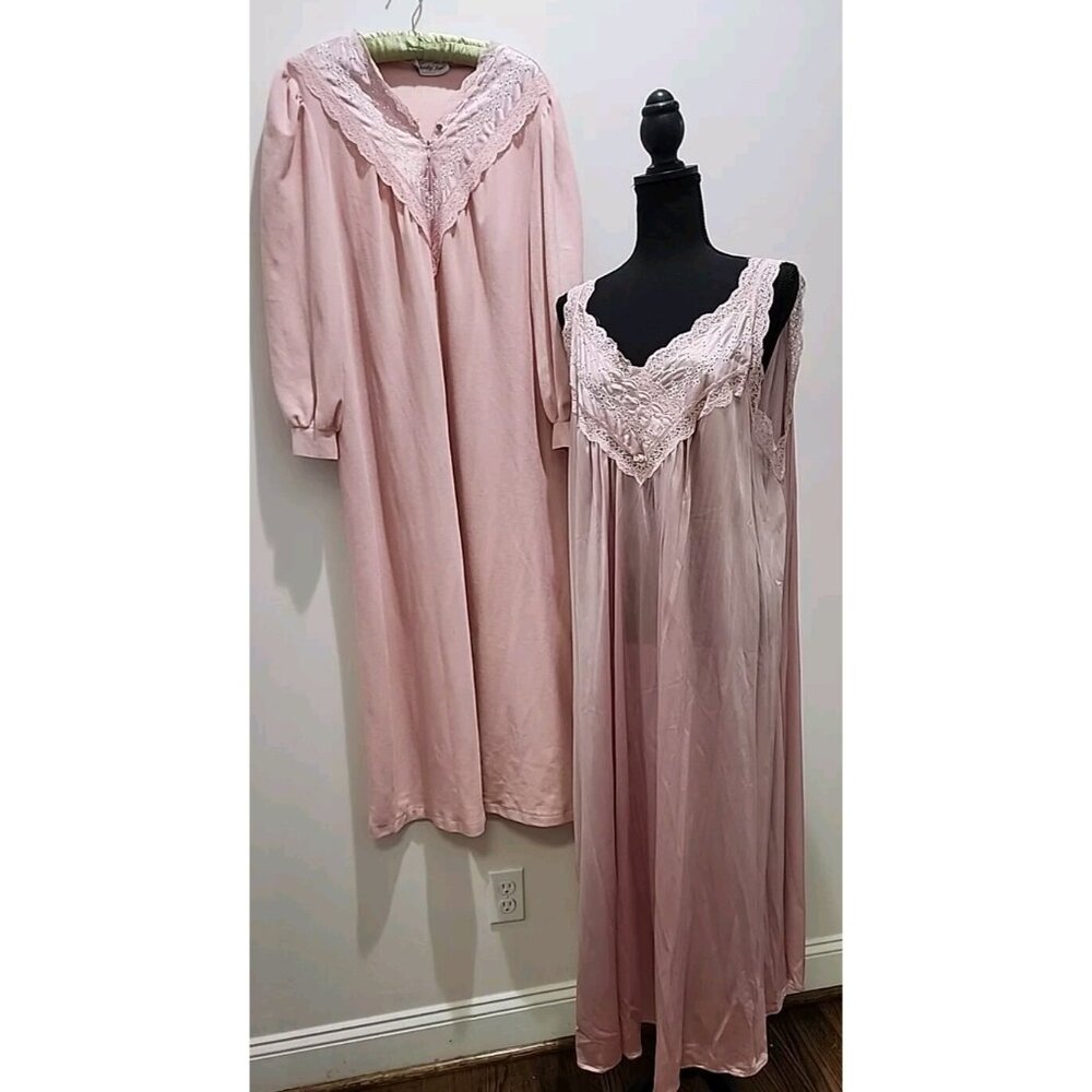 VTG Vanity Fair Pink Floral Eyelet Lace Nightgown Robe Half Zip Housecoat Size L
